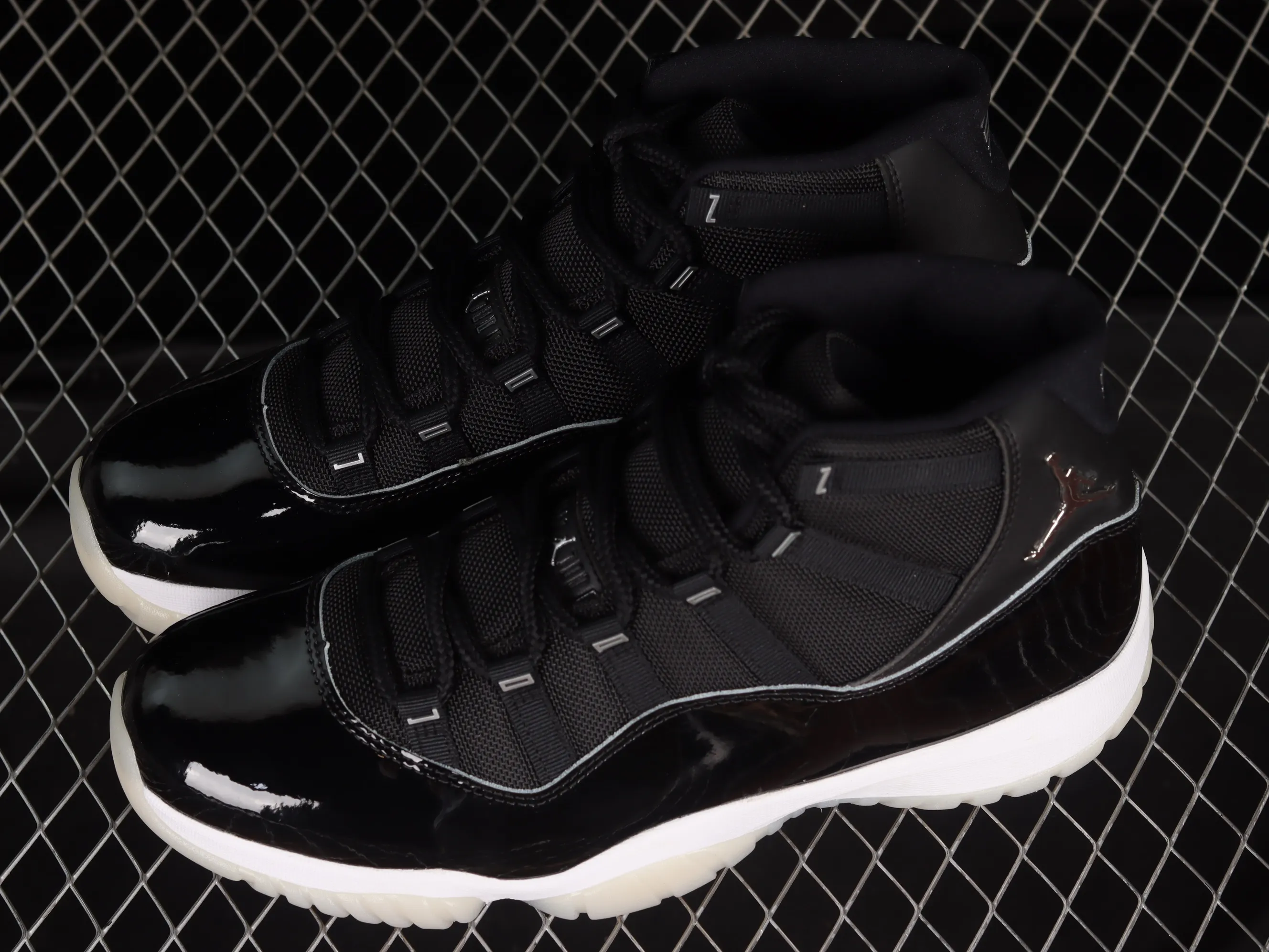 All categories Air Jordan Jordan series basketball shoes Air Jordan 11 LJR version Air Jordan 11 "25th Anniversary" AJ11 Joe 11 Devil II Genuine standard real carbon CT8012-011